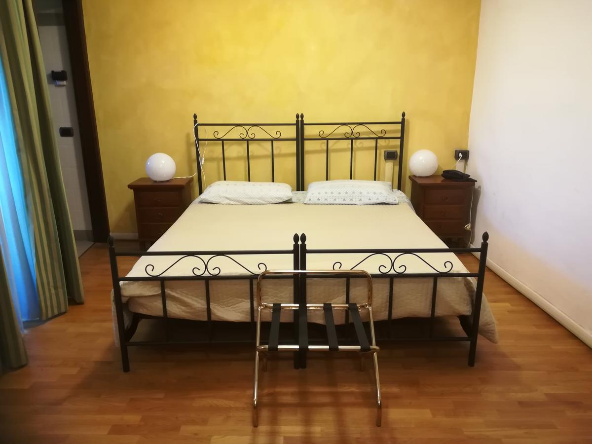 Hotel Monastero Del Lavello 칼로지오코르테 외부 사진